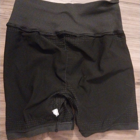 Gymshark Shorts - Picture 4 of 4